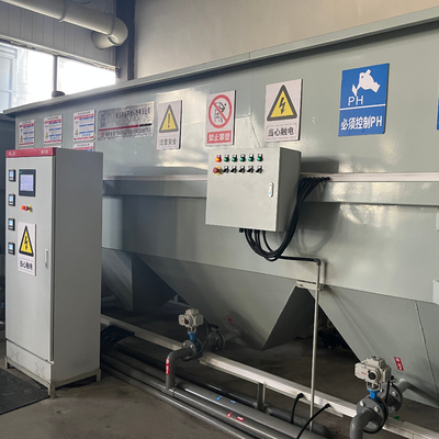 comprar Clarificador de lamelhas de tratamento de águas residuais personalizado com coagulante de sedimentação de placas e dispositivo de dosagem do tanque de floculante online manufacture